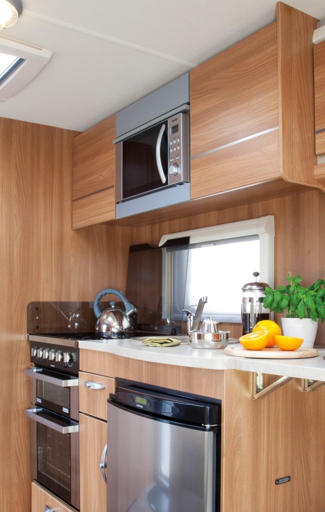 Cruzer 460 SR kitchen